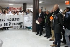 Foto 6 - Los trabajadores de la Sanidad salmantina se concentran para denunciar su situación laboral