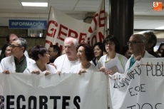 Foto 5 - Los trabajadores de la Sanidad salmantina se concentran para denunciar su situación laboral