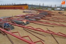 Foto 4 - En pleno montaje la plaza que acogerá 'La Noche de los Especialistas'