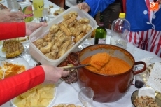 Foto 4 - Las socias de Amanecer festejan la llegada del Carnaval por todo lo alto