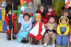 Foto 6 - Gran originalidad en la fiesta de disfraces de la Escuela Infantil