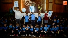 Foto 5 - Los escolares se suman con sus máscaras al Día Internacional del Niño con Cáncer