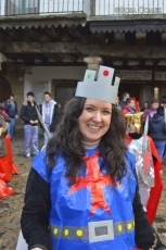 Foto 3 - Los niños de la escuela celebran el Carnaval con un mercado medieval solidario