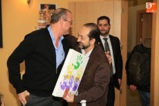 Foto 6 - Solidaridad en torno a la mesa en la cena a favor de la asociación Pyfano