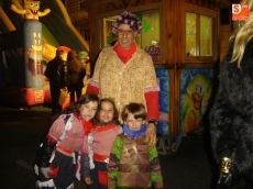 Foto 3 - La Plaza Mayor se llena de bejaranos dispuestos a disfrutar del Carnaval