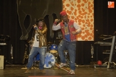 Foto 3 - Los aviadores, los camaleones y Gandalf triunfan en el Teatro Nuevo