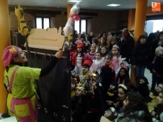 Foto 3 - Un centenar de niños participan en el Carnaval Infantil 