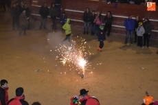 Foto 4 - El Carnaval estrena elementos pirotécnicos gracias a la Charanga A Riure
