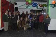 Foto 6 - Una pequeña visita de la lluvia no empaña la concurrida tarde del Lunes de Carnaval