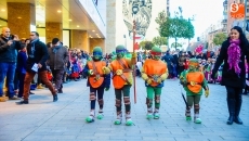 Foto 6 - Más de 200 personas participan en el Desfile del Carnaval de Salesas