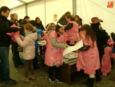 Foto 5 - Los más pequeños se convierten en caballeros y damas en los talleres medievales