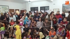 Foto 4 - Personajes de cuentos, mexicanas y abejitas protagonizan el Desfile de Carnaval