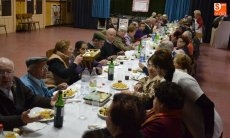 Foto 4 - Los socios de El Porvenir se reúnen para comer el tradicional escabeche