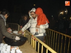 Foto 3 - Repartidas más de 450 sardinas entre los que han querido celebrar en Béjar el popular Entierro 