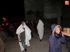 Foto 4 - Los niños protagonizan el Entierro de la Sardina en Ledrada