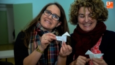 Foto 6 - La Asociación de Amigos de Unamuno descubre el mundo de la papiroflexia 