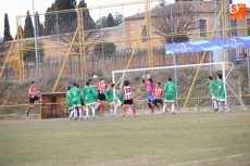 Foto 3 - El Munibar Pizarrales sufre para ganar al Fútbol Peña en La Salud (3-2)