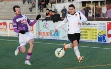 Foto 5 - Sevi, protagonista en lo bueno y en lo malo de la victoria del Ciudad Rodrigo en Peñaranda