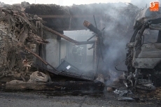 Foto 6 - Arde un camión con 15.000 kilos de paja en Vitigudino