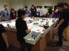 Foto 3 - RoboTsTorrente, una lección de robótica con los alumnos del IES Gonzalo Torrente Ballester 