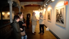 Foto 5 - Juan Echeverría inaugura su exposición ‘Himba, la tribu más bella de África’ 