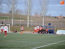 Foto 5 - Reacción con premio del Carbajosa ante el líder