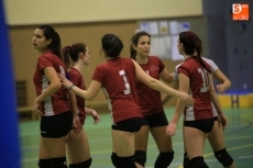 Foto 4 - La Usal vence al Cervantes Physios Gold y mantiene el liderato de la Liga (3-0)