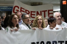 Los trabajadores de la Sanidad salmantina se concentran para denunciar su situaci&oacute;n laboral