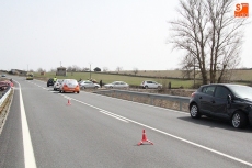 Una mujer resulta herida en un accidente de tr&aacute;fico a la altura del t&eacute;rmino de Peralejos de Abajo | Imagen 2