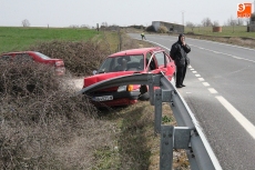 Una mujer resulta herida en un accidente de tr&aacute;fico a la altura del t&eacute;rmino de Peralejos de Abajo | Imagen 4