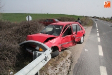 Una mujer resulta herida en un accidente de tr&aacute;fico a la altura del t&eacute;rmino de Peralejos de Abajo | Imagen 5