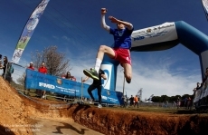 Foto 5 - 1.200 participantes desafían los obstáculos extremos en una prueba espectacular