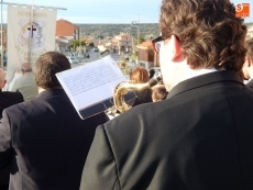 Foto 6 - 'La Borriquilla' recorre la villa escoltada por los niños tras la bendición de ramos de laurel
