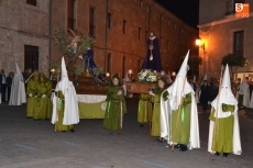 Foto 6 - El nuevo paso del Prendimiento debuta en una procesión que tuvo saetas