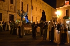 Foto 5 - El nuevo paso del Prendimiento debuta en una procesión que tuvo saetas