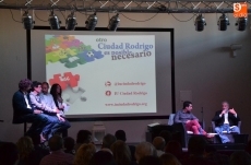 Foto 3 - Julio Anguita: “Desconfíen de quien diga que es apolítico”