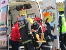 Bomberos mirobrigenses participan en un simulacro de accidente en Portugal