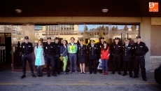 Foto 6 - Agentes de la Policía Nacional visitan a los niños hospitalizados