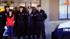 Foto 3 - Agentes de la Policía Nacional visitan a los niños hospitalizados