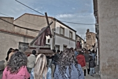 Foto 5 - Multitudinaria procesión con los pasos de Semana Santa