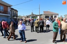 Foto 3 - Vecinos y familiares descubren un monolito en homenaje a Antonio Santos Ullán ‘Gañán’