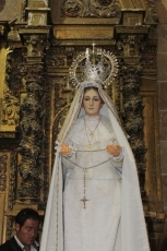 Foto 3 - Los cantalpineses arropan con fervor El Encuentro en la Plaza