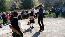 Foto 6 - Concurrida celebración del Lunes de Pascua con bendición al Niño Jesús