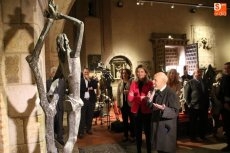 Foto 6 - Venancio Blanco presenta por primera vez en una exposición su obra ‘Cristo Vuelve al Padre’