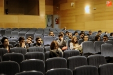 Foto 4 - Estudiantes de Economía y Empresa se interesn por los rastros de la recuperación