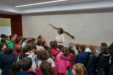 Foto 6 - Visita didáctica de los alumnos de Primaria del CEIP Villares de la Reina al Ayuntamiento