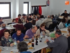 Foto 4 - La Asociación San Miguel Arcángel reúne a vecinos y amigos para degustar un buen plato de cocido