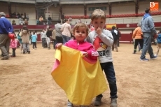 Foto 5 - El primer toro del cajón infantil hace disfrutar a los más pequeños