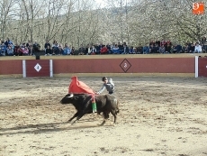 Foto 5 - Una plaza de toros llena arropa a los alumnos de la Escuela de Tauromaquia
