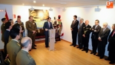 Foto 3 - Garcigrande acoge una didáctica exposición sobre gorros de las Fuerzas Armadas españolas